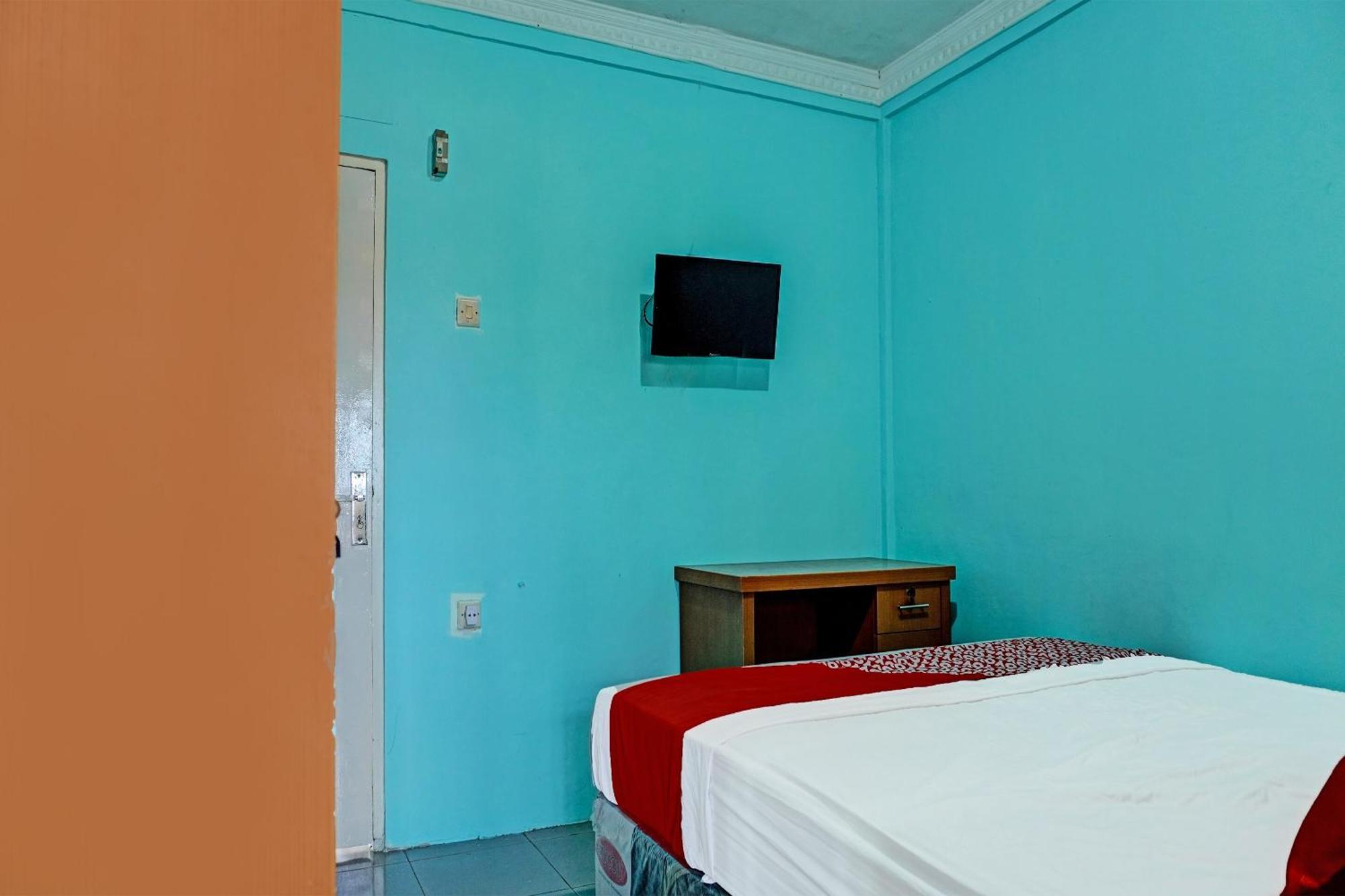 קארוואנג Oyo 91731 Home Stay Elis Cateliya Syariah מראה חיצוני תמונה