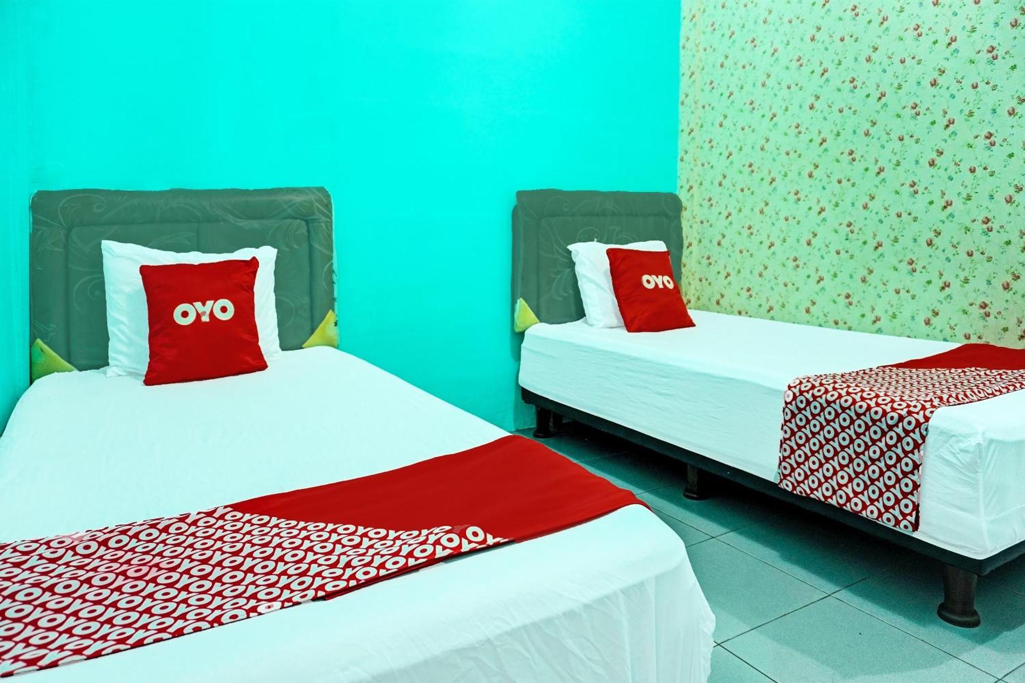 קארוואנג Oyo 91731 Home Stay Elis Cateliya Syariah מראה חיצוני תמונה