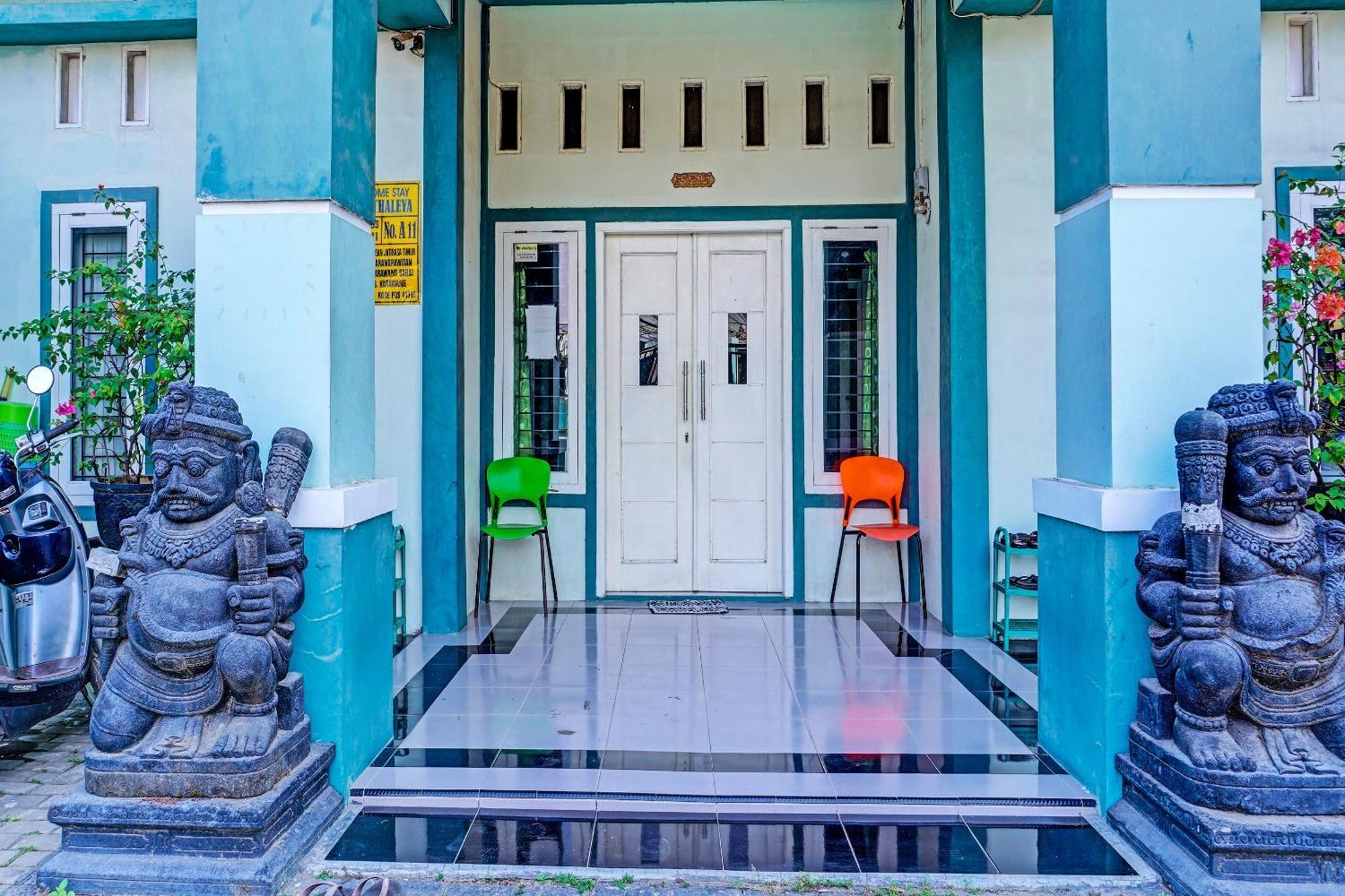 קארוואנג Oyo 91731 Home Stay Elis Cateliya Syariah מראה חיצוני תמונה