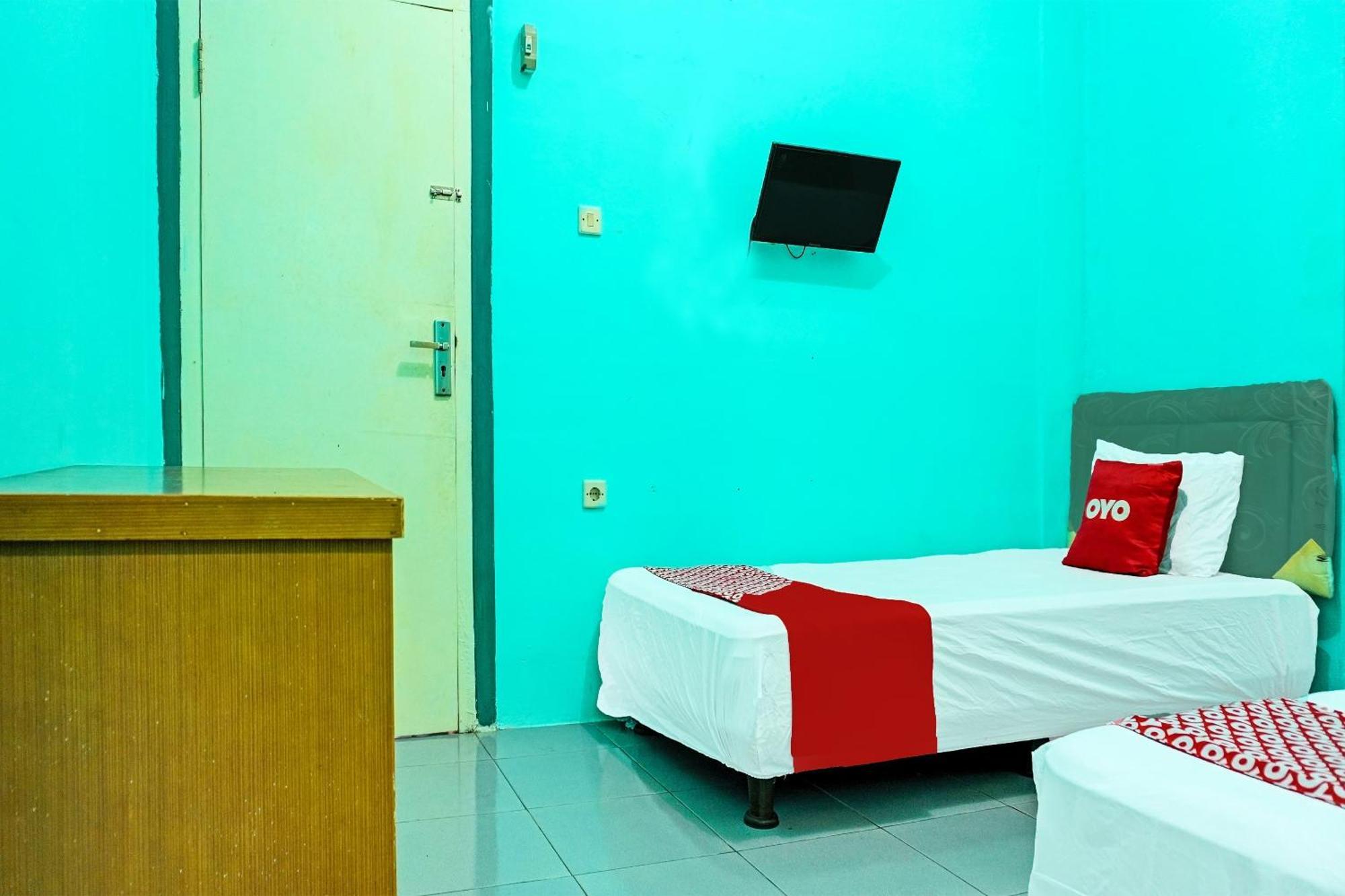 קארוואנג Oyo 91731 Home Stay Elis Cateliya Syariah מראה חיצוני תמונה