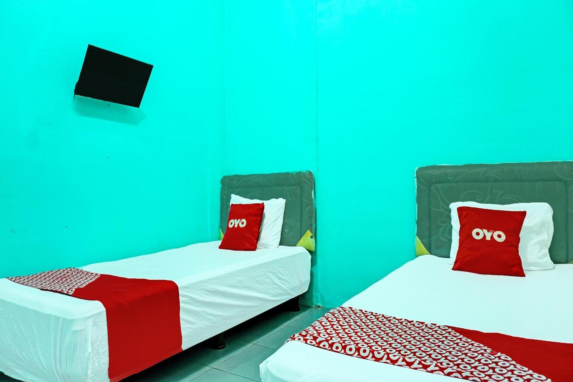 קארוואנג Oyo 91731 Home Stay Elis Cateliya Syariah מראה חיצוני תמונה