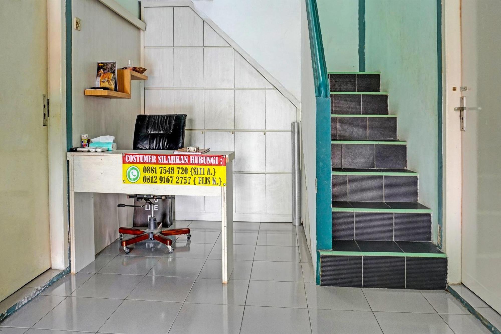 קארוואנג Oyo 91731 Home Stay Elis Cateliya Syariah מראה חיצוני תמונה