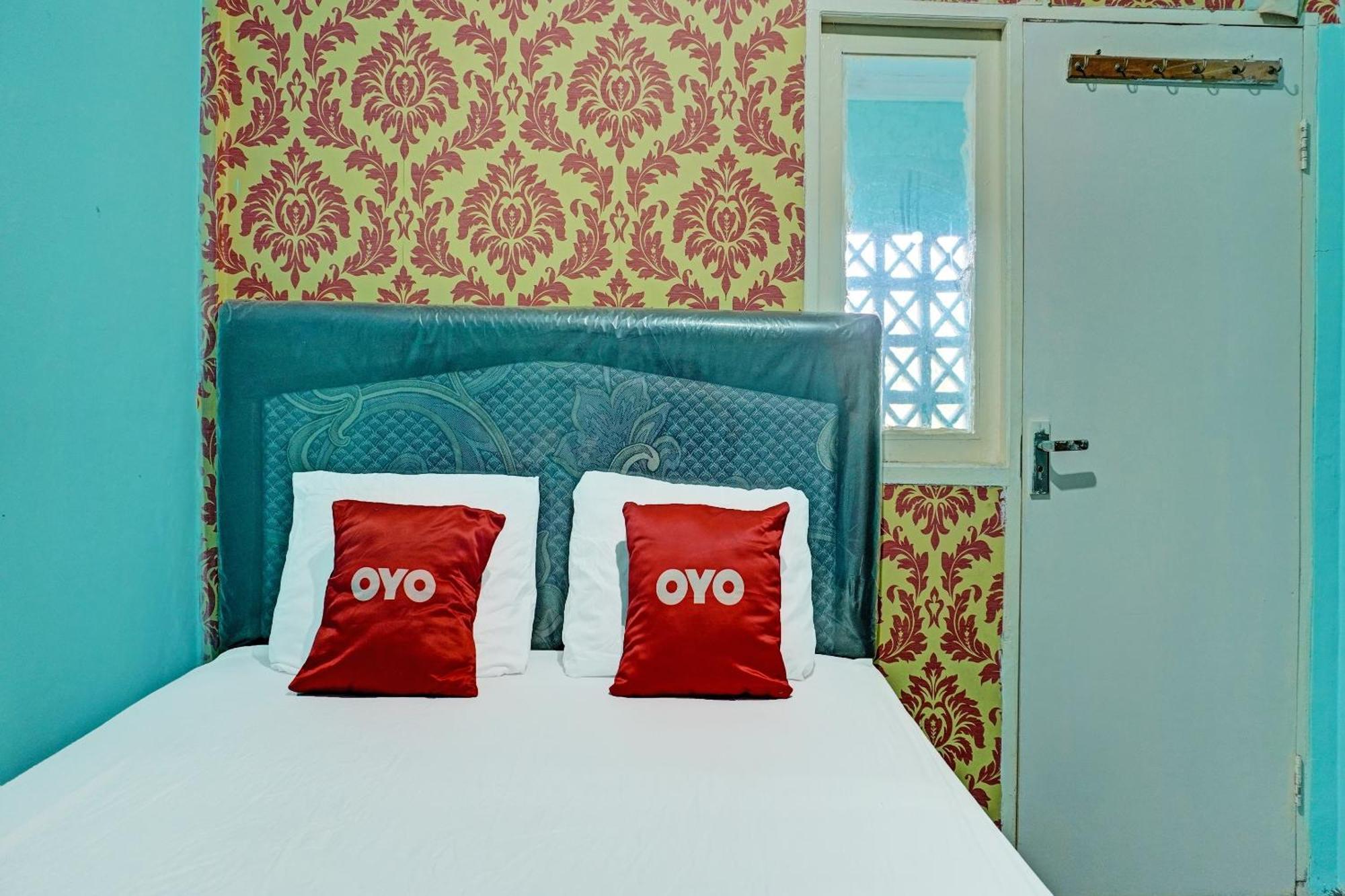קארוואנג Oyo 91731 Home Stay Elis Cateliya Syariah מראה חיצוני תמונה
